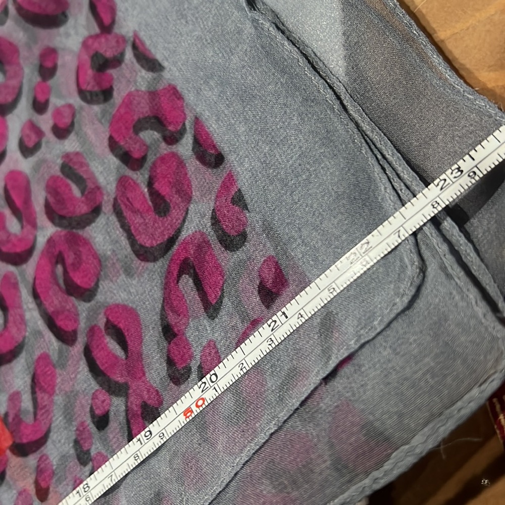 Louis Vuitton Animal Print Scarf - Picture 6 of 7